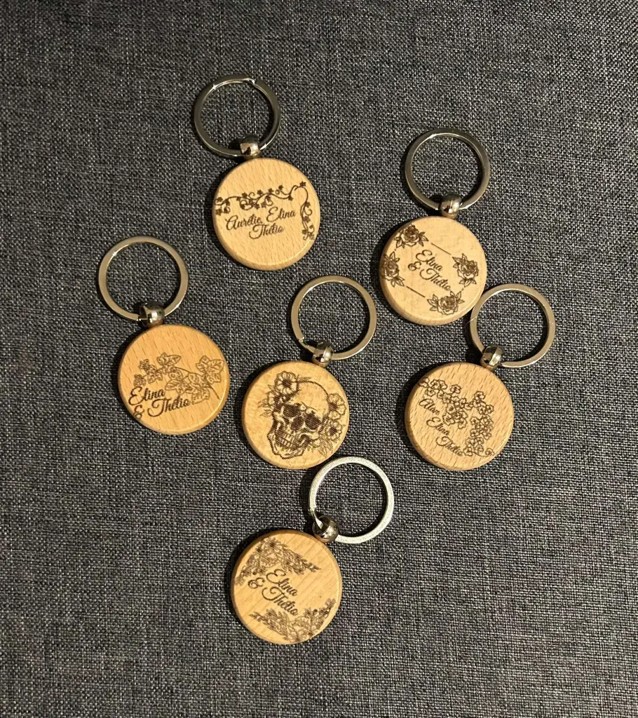 Porte-clefs en bois rond 